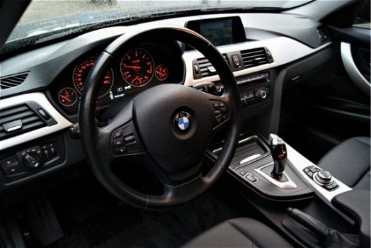 BMW 3-serie Touring - 318d Executive Automaat/Navi/Leer/Trekhaak - 1