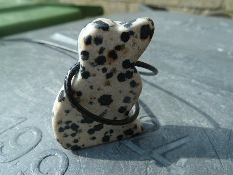 Hanger hond van Dalmatier jaspis - 2