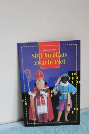 Sint Nicolaas - Zwarte Piet - zelf kostuums maken - nr. 1