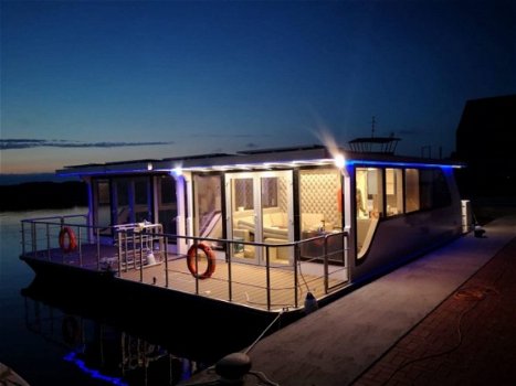 Trimaran Houseboat Aphrodite 115 - 2