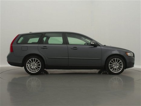 Volvo V50 - 1.8 SPORT / NAVI / AIRCO-ECC / CRUISE CTR. / PDC / LMV / TREKHAAK - 1