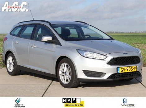 Ford Focus - 1.5 TDCi Trekhaak Navi Airco PDC Cr.Control - 1