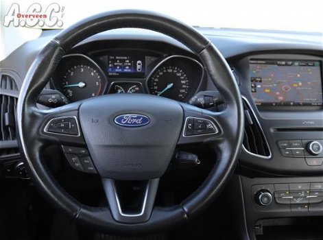 Ford Focus - 1.5 TDCi Trekhaak Navi Airco PDC Cr.Control - 1