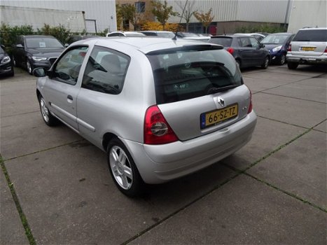 Renault Clio - 1.2-16V Community - 1