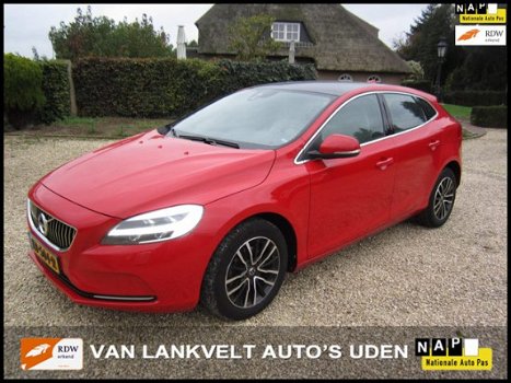 Volvo V40 - 2.0 D2 Momentum LED Leder Navi Harman/Kardon - 1