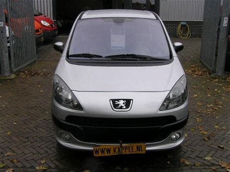 Peugeot 1007 - 1.6-16V Sporty 94d km nap 1e eigenaar airco sturbekr nieuwe apk - 1