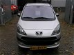 Peugeot 1007 - 1.6-16V Sporty 94d km nap 1e eigenaar airco sturbekr nieuwe apk - 1 - Thumbnail