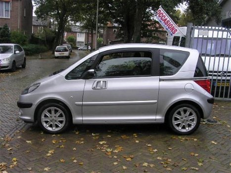 Peugeot 1007 - 1.6-16V Sporty 94d km nap 1e eigenaar airco sturbekr nieuwe apk - 1