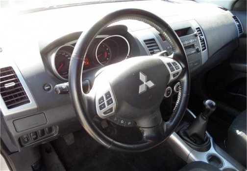 Mitsubishi Outlander - 2.4 INTRO EDITION 2WD - 1