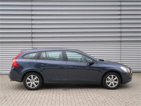 Volvo V60 - 1.6 T3 Kinetic - 1