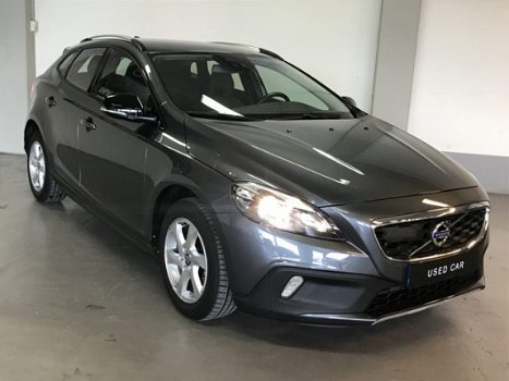 Volvo V40 Cross Country - 1.6 T4 Momentum | Adaptive CC | BLIS Camera | WEINIG KM - 1