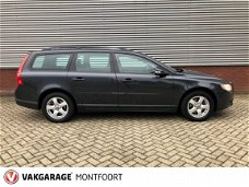 Volvo V70 - 2.0 Momentum Lederen bekleding/Navigatie/Parkeer sensoren/Climate Control