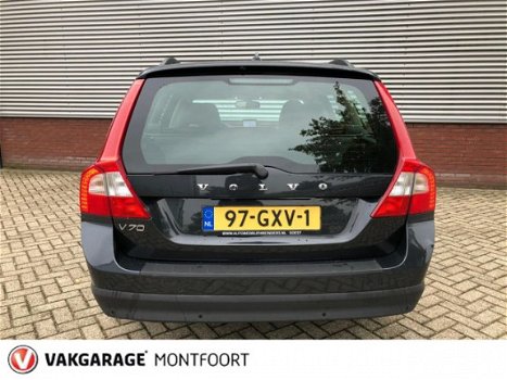 Volvo V70 - 2.0 Momentum Lederen bekleding/Navigatie/Parkeer sensoren/Climate Control - 1