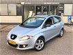 Seat Altea XL - 1.6 Clubstyle Van 1ste eigenaar, dealeronderhouden, met parkeersensoren achter - 1 - Thumbnail