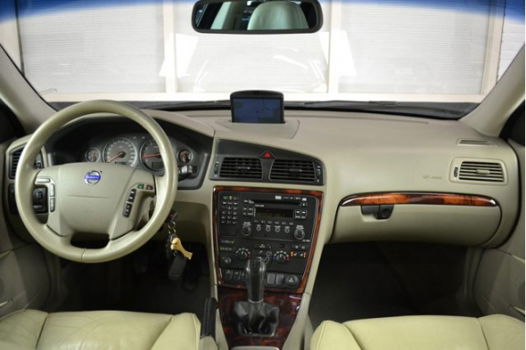 Volvo V70 - 2.5T Summum LEER + NAVI + XENON - 1