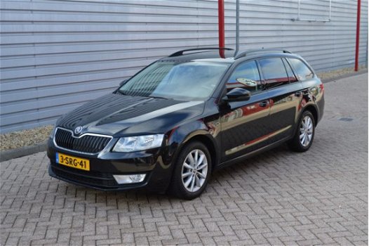 Skoda Octavia Combi - 1.4 TSI Greentech Ambition Businessline o.a Navi // Clima // PDC - 1