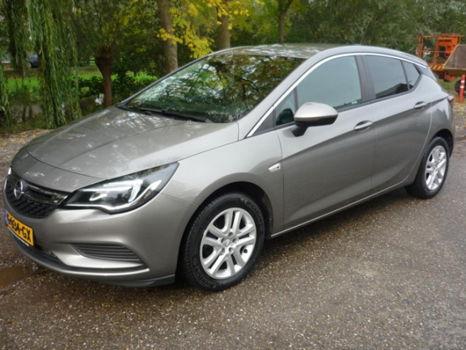 Opel Astra - 1.4 Innovation - 1