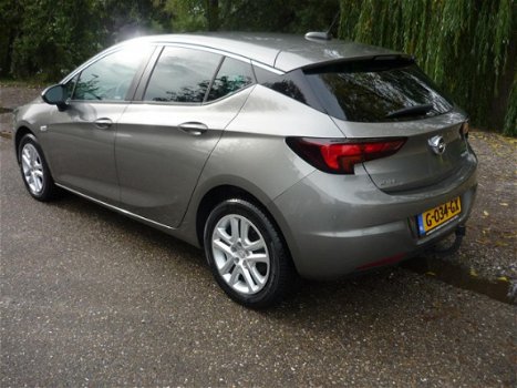 Opel Astra - 1.4 Innovation - 1