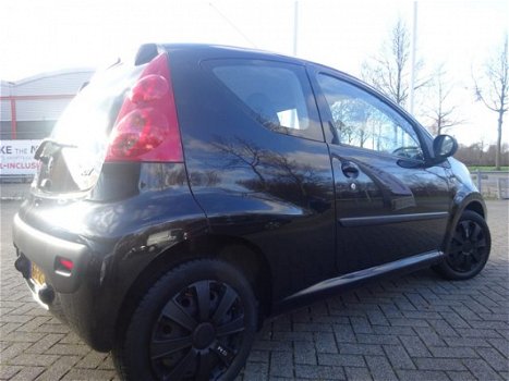 Peugeot 107 - 1.0-12V Millesim 200 LEUKE COMPACTE 5 DEURS AUTO VOORZIEN VAN AIRCONDITIONING - 1