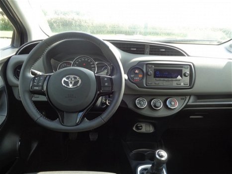 Toyota Yaris - 1.0 VVT-i 69pk 5D Comfort - 1