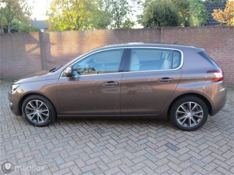 Peugeot 308 - 1.2 PureTech Allure/NAV/PDC 110PK - 1