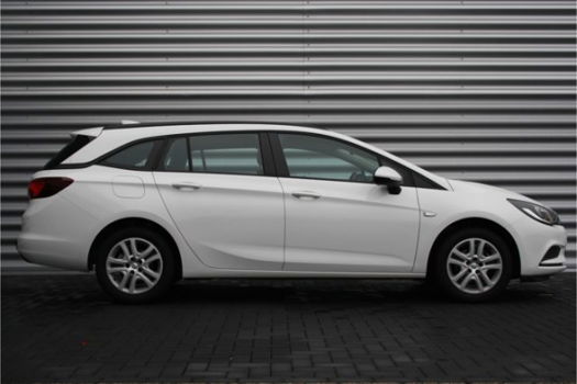 Opel Astra Sports Tourer - 1.0 TURBO 105PK ONLINE EDITION / NAVI / AIRCO / LED / AGR / PDC / ONSTAR - 1