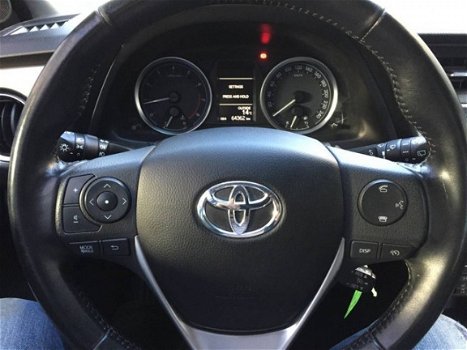 Toyota Auris - 1.6 VVT-i Aspiration Navi PDC Camera - 1