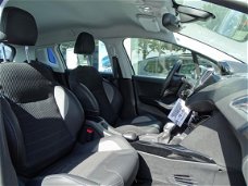 Peugeot 2008 - 1.2 PureTech 110PK ALLURE