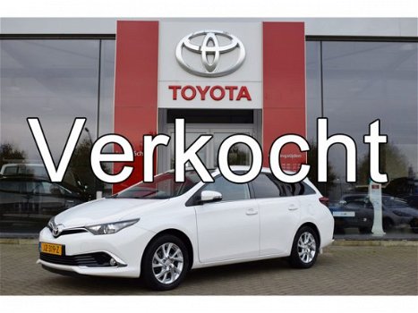 Toyota Auris Touring Sports - 1.2T Trend 116pk | Trekhaak | Panoramadak | Navigatie | Cruise | 6-bak - 1