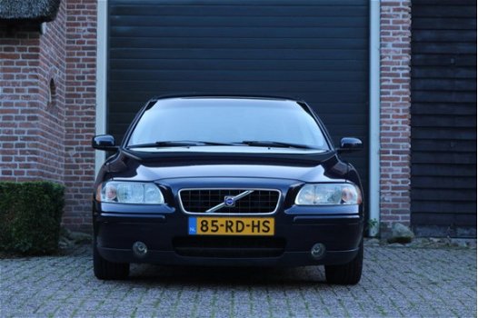 Volvo S60 - 2.4 D5 Kinetic Geartronic (163pk) - Facelift - zeer netjes - 1