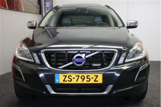 Volvo XC60 - 2.4D AWD R-Design LEDER PANORAMA SCHUIF/KANTEL DAK AFN. TREKHAAK PDC ZEER MOOI - 1