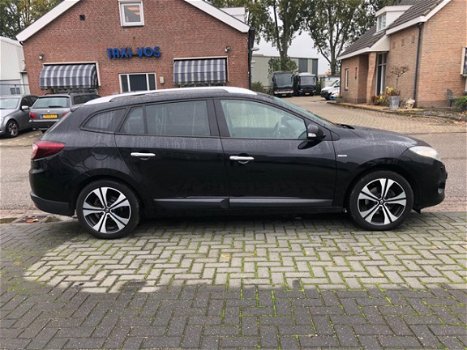 Renault Mégane Estate - 1.5 dCi Bose /NAVI/XENON/AUTOMAAT/LEER/ - 1