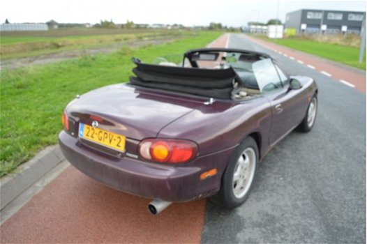 Mazda MX-5 - 1.6i - 1