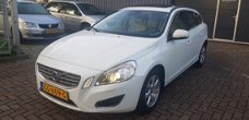 Volvo V60 - 1.6 DRIVe Kinetic, 1e Eig, Xenon, Leder, NW Distributie