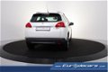 Peugeot 2008 - 1.6 e-HDi Allure *Navigatie*Park Assist*Leer - 1 - Thumbnail