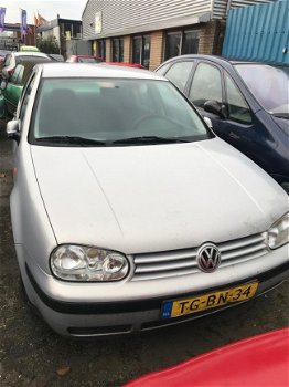 Volkswagen Golf - 1.6 Trendline - 1