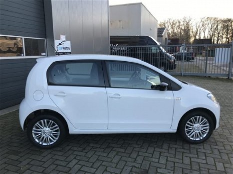 Volkswagen Up! - 1.0 high up! BlueMotion Cup 5 Deurs Airco / Navi / Stoelverwarming Etc! (zie foto's - 1