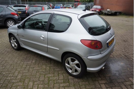 Peugeot 206 - 1.4-16V Quiksilver - 1