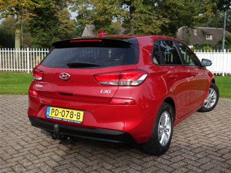 Hyundai i30 - 1.0 T-GDI COMFORT 5DRS. NAVI/ CLIMA/ LMV/ TREKHAAK - 1