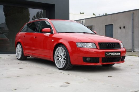 Audi A4 Avant - 1.8 T 2 x S-Line // 19