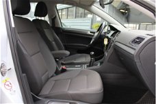 Volkswagen Golf - 1.0 TSI Comfortline Business Navi/Acc/Led/Carplay stfabrieks garantie