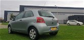 Toyota Yaris - 1.0 VVTi Terra Lage km stand elekramen stuurbkr cv op afs - 1 - Thumbnail