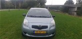 Toyota Yaris - 1.0 VVTi Terra Lage km stand elekramen stuurbkr cv op afs - 1 - Thumbnail