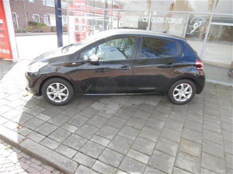 Peugeot 208 - 1.2 PureTech Style - 1