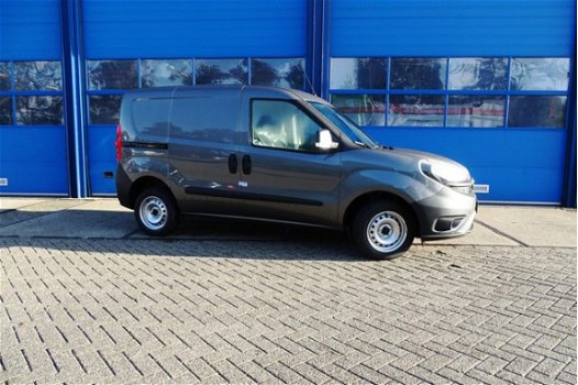 Fiat Doblò - Basis 1.3 95pk Euro6D Donkergrijs - 1