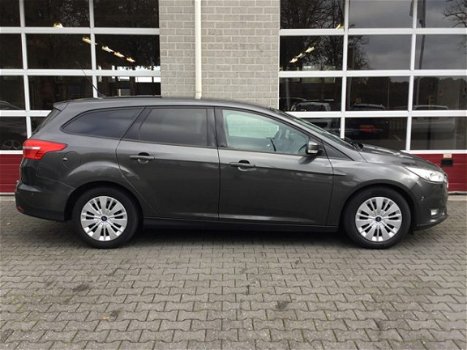 Ford Focus Wagon - 1.6 TDCI Trend | NAVIGATIE | AIRCO | PDC | - 1