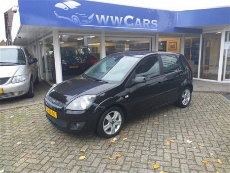 Ford Fiesta - 1.3-8V Futura XL Ghia uitv, airco , lm velgen nw apk 2020 - 1