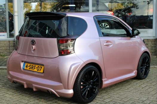 Toyota iQ - 1.0 VVTi Aspiration | Custom Pink | Roze Edition | Vele Extra's - 1