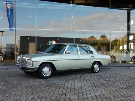 Mercedes-Benz 200-serie - 220d - 1