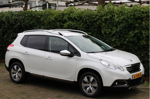 Peugeot 2008 - 1.2 (110 pk) Allure - navi - parkeerhulp - 1